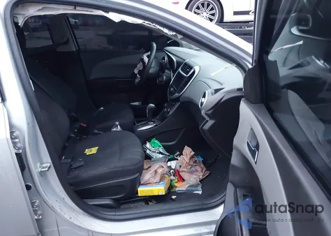 2020 Chevrolet Sonic Fwd Lt из США, поврежденный, VIN 1G1JD5SB5L4107135